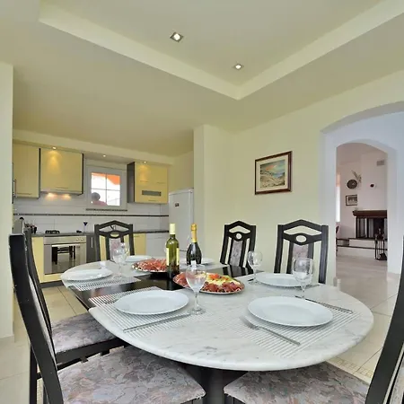 Dalmatina Mit Pool * זאדאר