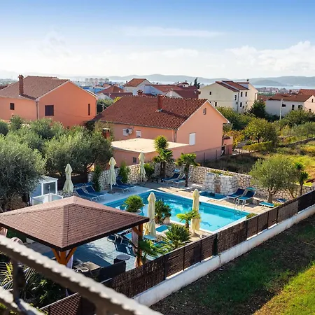Dalmatina Mit Pool Βίλα