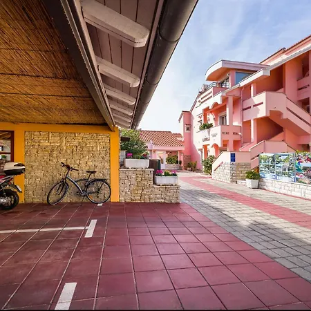 Dalmatina Mit Pool זאדאר