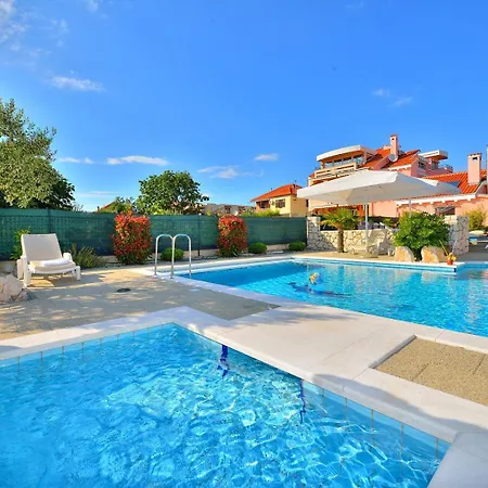 Βίλα Dalmatina Mit Pool *