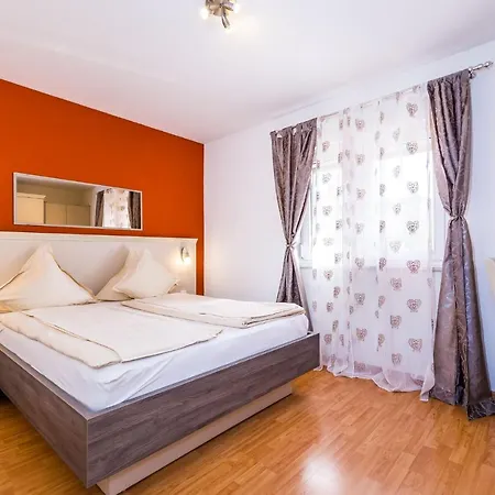 Dalmatina Mit Pool * 扎达尔