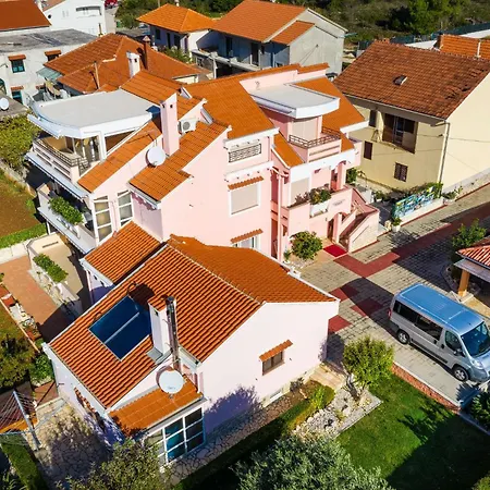 Dalmatina Mit Pool Villa *