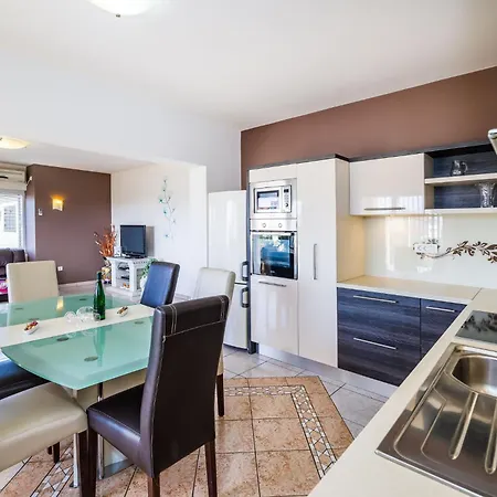 Dalmatina Mit Pool 别墅 扎达尔