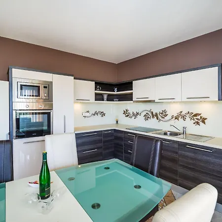 Dalmatina Mit Pool * Zadar