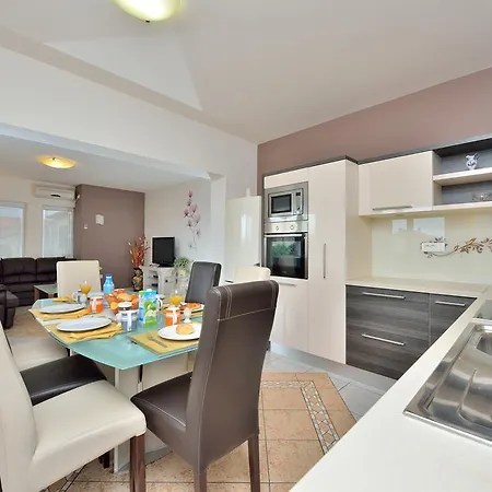 Dalmatina Mit Pool Villa Zadar