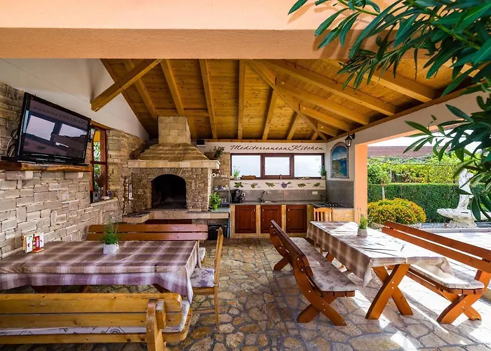 Dalmatina Mit Pool Вилла *