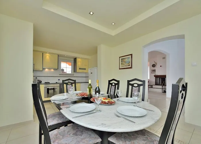 Dalmatina Mit Pool * Zadar