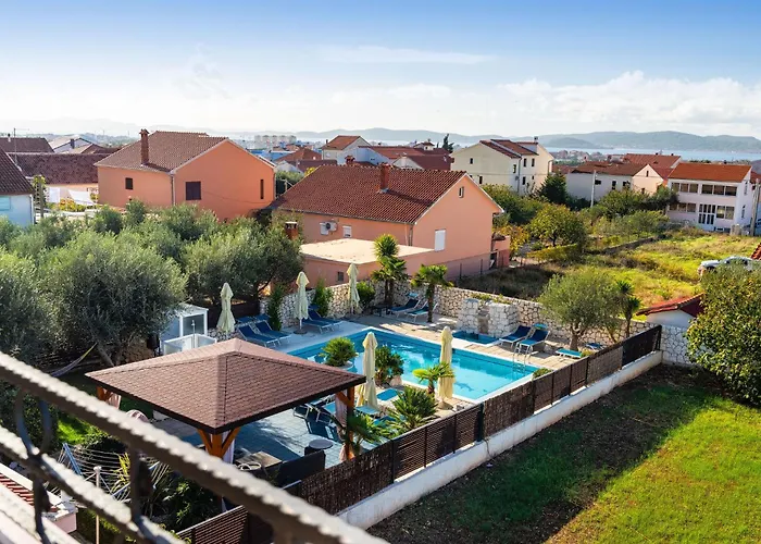 Dalmatina Mit Pool Вилла