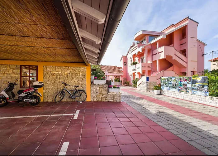 Dalmatina Mit Pool Zadar