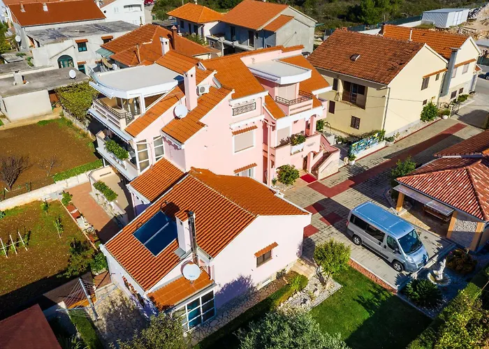 Dalmatina Mit Pool Вилла *