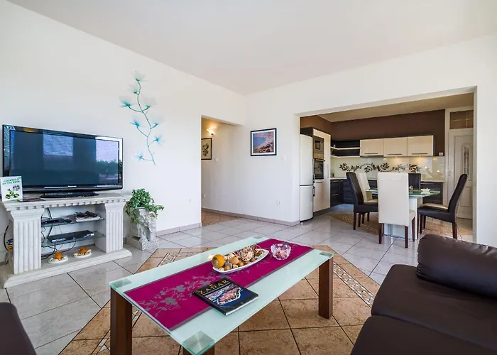 Dalmatina Mit Pool Villa *