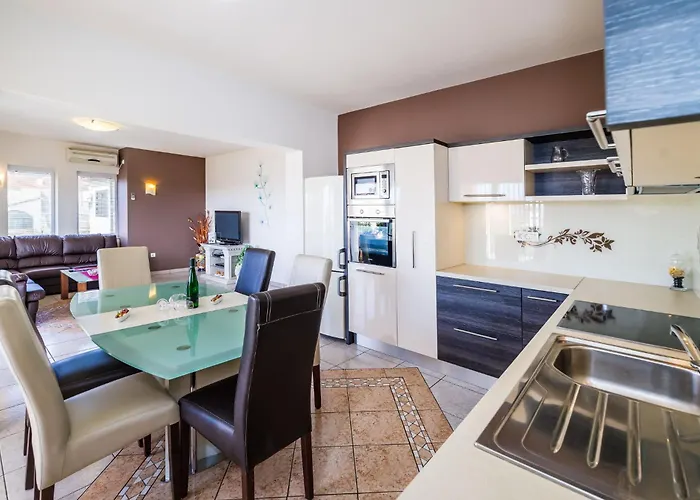 Villa Dalmatina Mit Pool Zadar