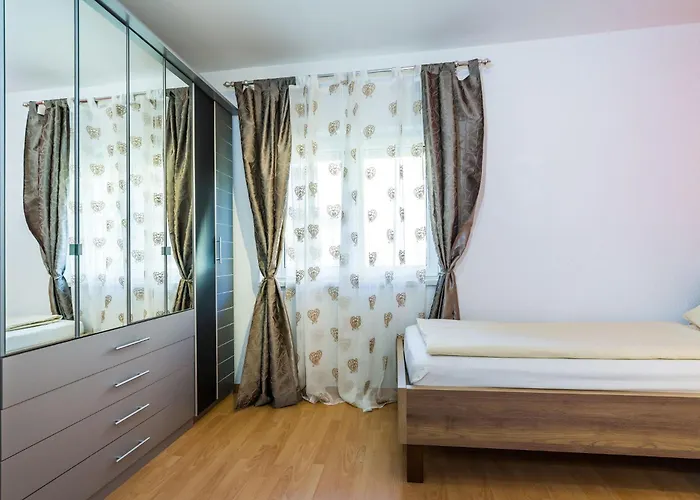 Dalmatina Mit Pool Villa *