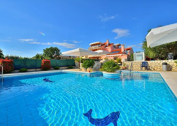 Вилла Dalmatina Mit Pool