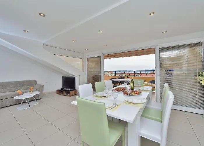 Dalmatina Mit Pool * Задар